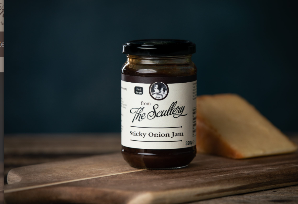 THE SCULLERY STICKY ONION JAM 320G